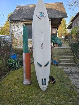 Windsurfingový plovák