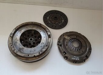 Dvouhmotový setrvačník pro MERCEDES W205 CDI