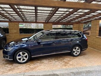 Prodám VOLKSWAGEN PASSAT kombi 1,4 TSI GTE Hybrid