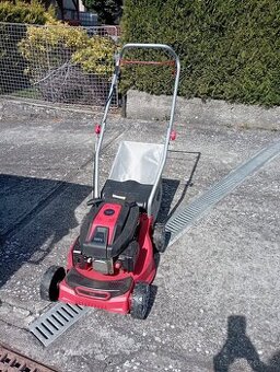 Prodám čtyřtaktní sekačku v záruce