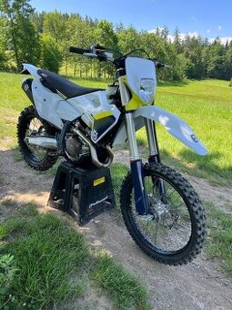 Husqvarna FE450 enduro, Model 2025