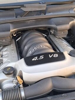 PORSCHE CAYENNE - MOTOR 4,5 V8 r.v. 2004