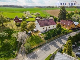 Prodej domu s rozsáhlými pozemky a stavebním potenciálem