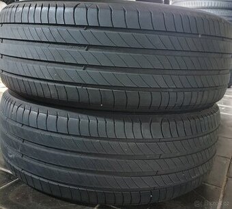 Michelin Primacy 4, 225/55R18.