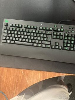 Klavesnice logitech g213