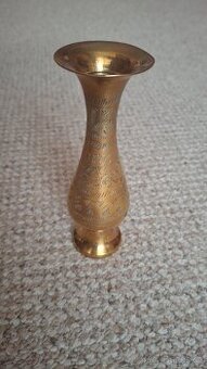 mosazná váza