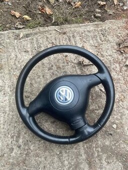 Tříramenný volant VW