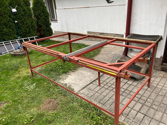 Pracovní stůl - ponk s posuvným pravítkem