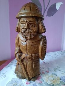 Stará dřevěná soška