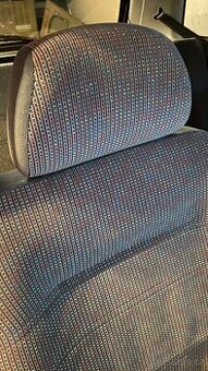 Opěrky hlavy Golf 3