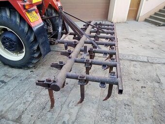 Radličkový podmítač (hloubkový kypřič)