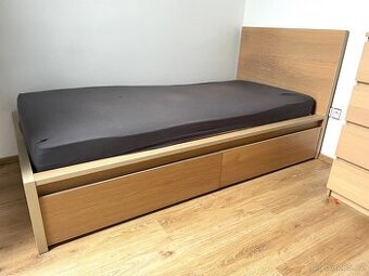 Ikea postel Malm