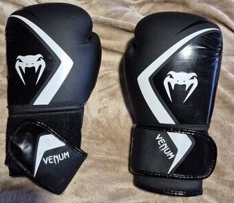 Venum rukavice a chrániče holení