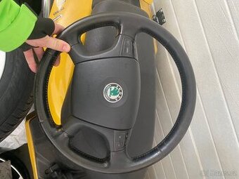 Škoda Superb 1, volant