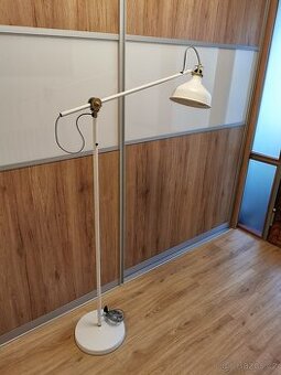 Stojací/čtecí lampa, černá