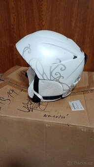 Dámská lyžařská helma