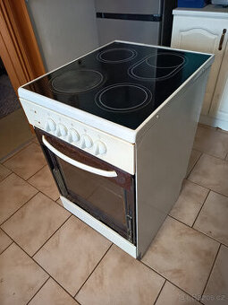 SPORÁK PRIVILEG SE SKLOKERAMICKOU DESKOU