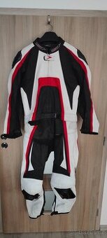 Kombinéza na motorku