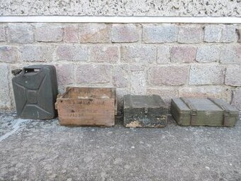 vojenské bedny retro staré