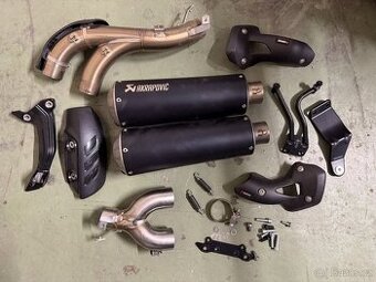 FTR 1200 Akrapovič výfuk