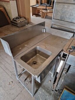 Gastro stůl se dřezem
