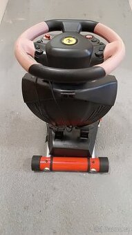 Volant Thrustmaster Ferrari 458 Spider Racing Wheel.