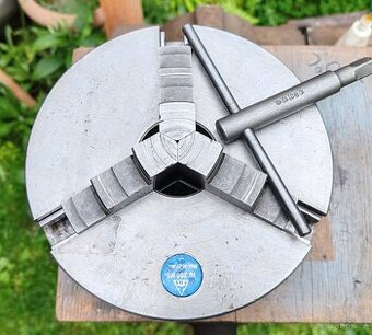 TOS -sklíčidlo na soustruh 200 mm.