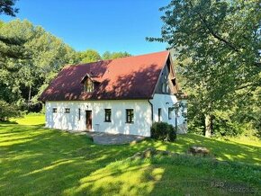 Prodej Rodinného Domu 340m² balkon, terasa, garáž, pozemek 7