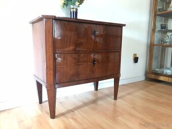 Komoda malá biedermeier