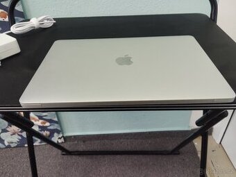 MacBook Pro 2017 | 16GB RAM | 256GB solid-state disk