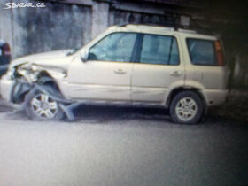 Honda CR V rok 1999 na nahradni dily SUV