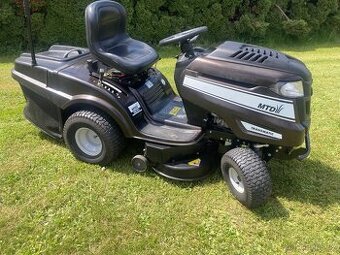Zahradní traktor MTD LTEX 92 T