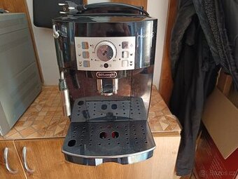 Automatický kávovar DeLonghi