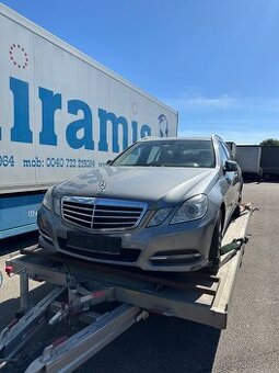 Mercedes benz W212 E220 CDI