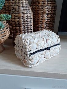 Truhlička na šperky