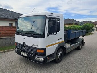 Mercedes Benz Atego hákový nosič kontejnerů
