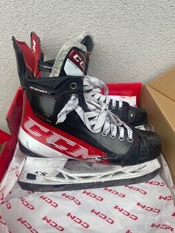 Hokejové brusle CCM Jetspeed FT4 Pro