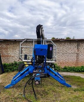 VYVÁŽECÍ PŘÍVĚS S NAKLÁDACÍM HYDRAULICKÝM JEŘÁBEM SCANDIC