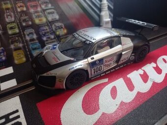 Autodráha carrera analogové auto 1:32 audi r8