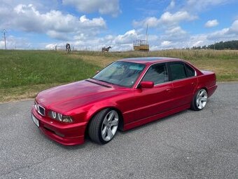 BMW Řada 7, BMW E38 2.8i