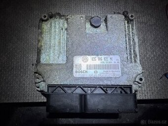 Řídící jednotka motoru z vozu VW Passat B6