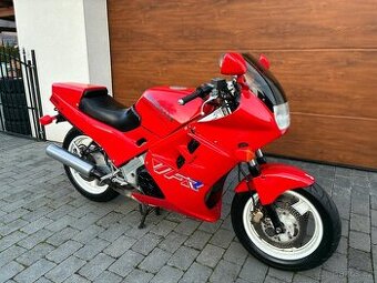 Honda Vfr700F 1986