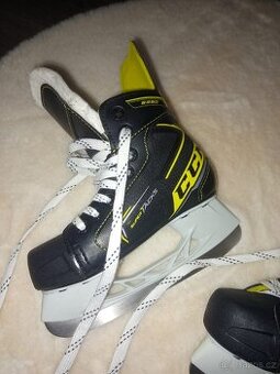 Chlapecké brusle na led, zn. CCM