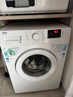 Pračka Beko úzká