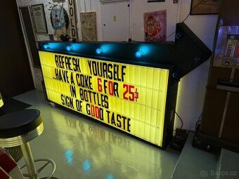 Originální světelná cedule z USA - velikost 2,7m