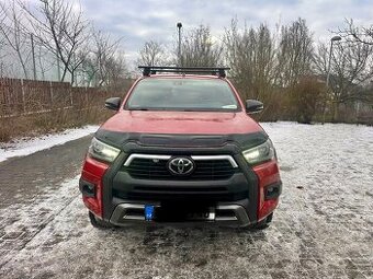 Toyota Hilux Invincible - 1