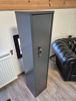 Trezor (sejf) VAMA GUN 1328