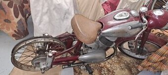 Jawa Pérák FJ - zadní blatnik.