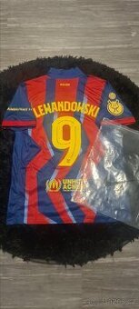 Dres Lewandowski, Barcelona 25/26 čtvrtý dres