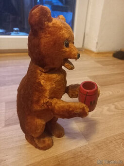 Medvěd na klíček, stará mechanická hračka